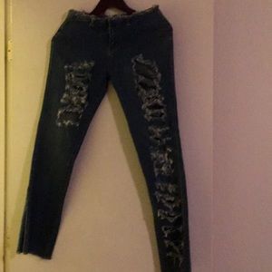 Vintage Guess ripped jeans!
